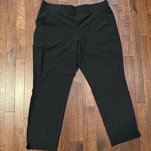 Eddie Bauer Women's Black lightweight workout travel Pants